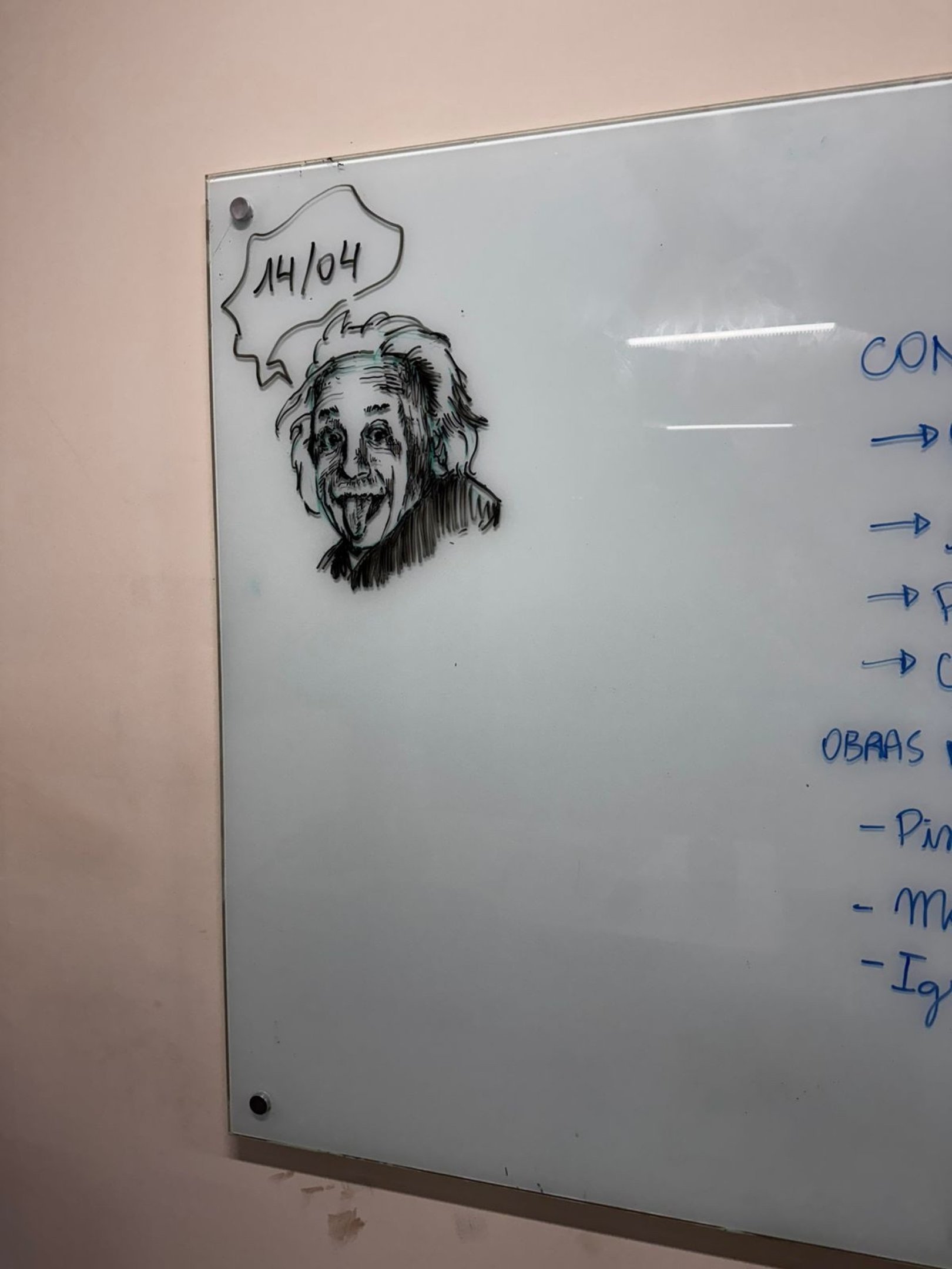 Artes da professora Camilla Dantas no quadro