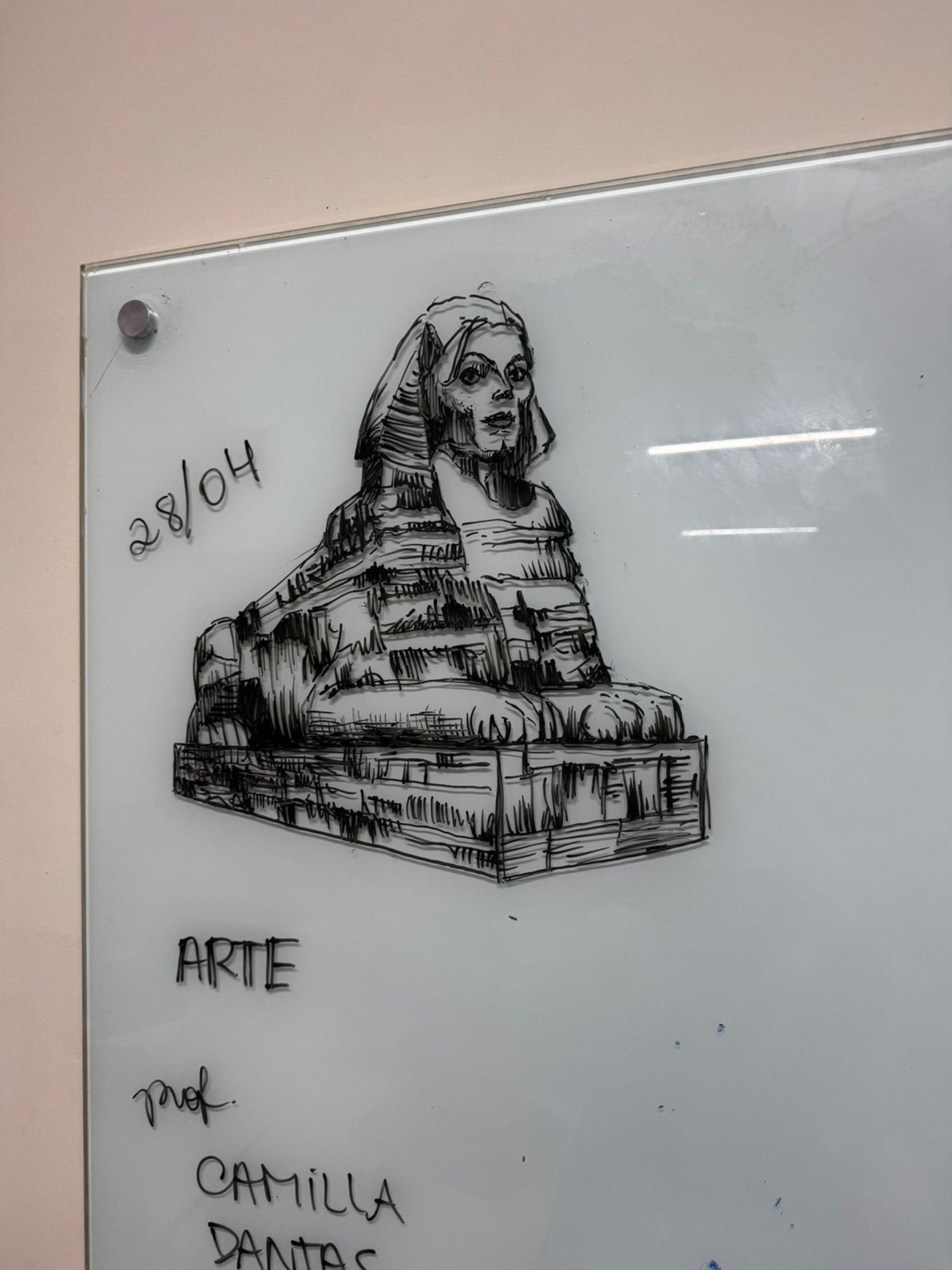 Artes da professora Camilla Dantas no quadro
