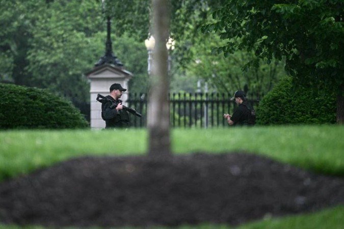 Agentes revidaram aos disparos, disseram fontes à CBS News - (crédito: Getty Images) Agentes revidaram aos disparos, disseram fontes à CBS News - (crédito: Getty Images)