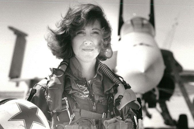 Shults teve de suportar várias rejeições antes de conseguir assumir o comando de um avião de caça - (crédito: Tammie Jo Shults) Shults teve de suportar várias rejeições antes de conseguir assumir o comando de um avião de caça - (crédito: Tammie Jo Shults)