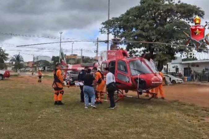 Criança precisa ser transportada de helicóptero da CBMDF após ser picada por escorpião em São Sebastião - (crédito: CBMDF/Divulgação) Criança precisa ser transportada de helicóptero da CBMDF após ser picada por escorpião em São Sebastião - (crédito: CBMDF/Divulgação)