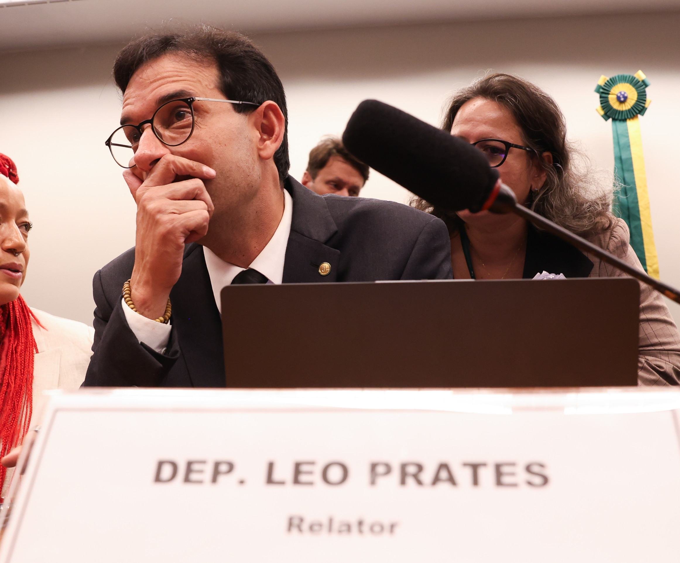 Deputado Léo Prates seguiu o roteiro que tinha sido 
decidido entre o comando da Câmara e o Palácio do Planalto -  (crédito: Lula Marques/Agência Brasil)