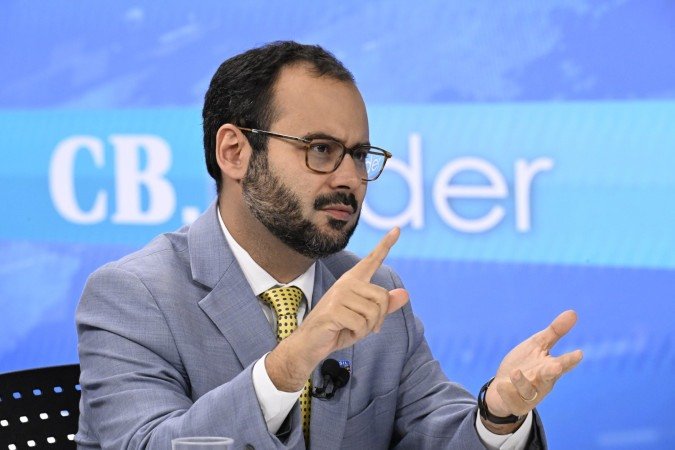 Segundo o ministro, o papel do governo, neste momento, é pensar em uma boa transição e em mecanismos que ajudem esses empreendedores durante o processo - (crédito: ) Segundo o ministro, o papel do governo, neste momento, é pensar em uma boa transição e em mecanismos que ajudem esses empreendedores durante o processo - (crédito: )