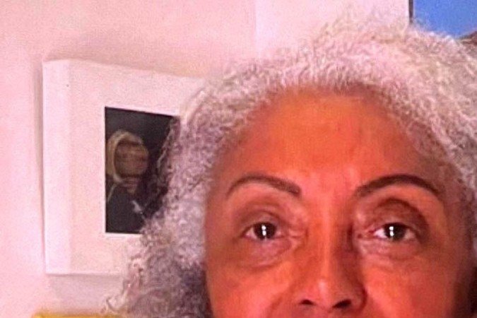 Lourdes Teodoro é homenageada na coletânea de poemas
a ser lançada
no Beirute - (crédito: Arquivo Pessoal ) Lourdes Teodoro é homenageada na coletânea de poemas
a ser lançada
no Beirute - (crédito: Arquivo Pessoal )