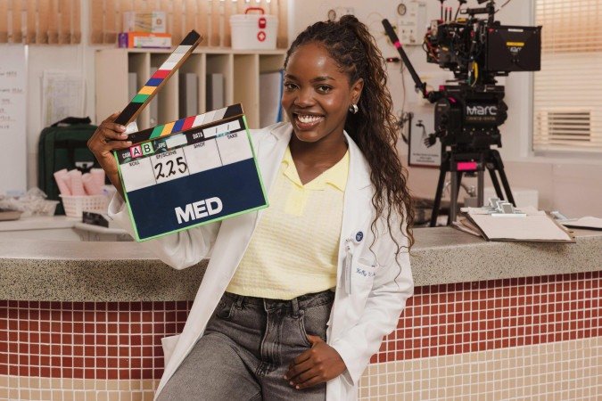 Clara Moneke protagoniza primeira série médica brasileira da Netflix - (crédito: Alexandre Schneider/Netflix) Clara Moneke protagoniza primeira série médica brasileira da Netflix - (crédito: Alexandre Schneider/Netflix)