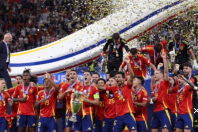 Atual campeã da Eurocopa, a Espanha tem forte geração de atletas e buscam o bicampeonato mundial - (crédito: Adrian Dennis/AFP) Atual campeã da Eurocopa, a Espanha tem forte geração de atletas e buscam o bicampeonato mundial - (crédito: Adrian Dennis/AFP)