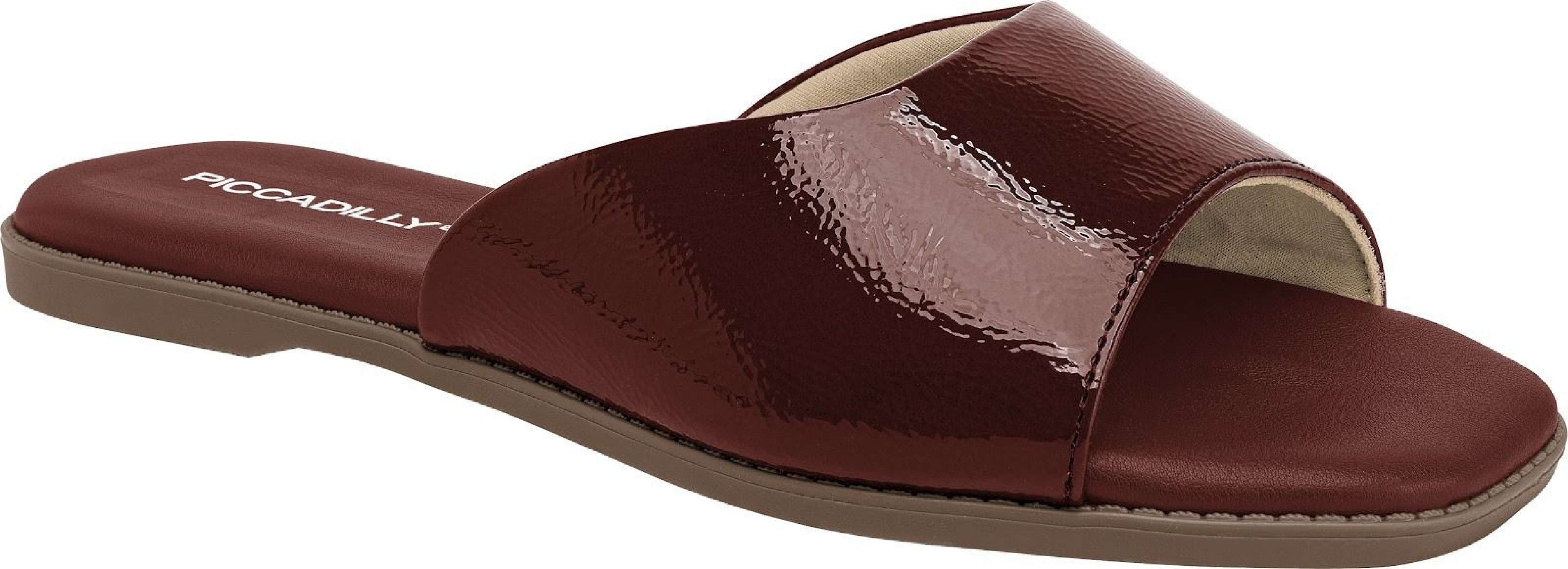 Os sapatos baixos destacam a recente busca por conforto 
