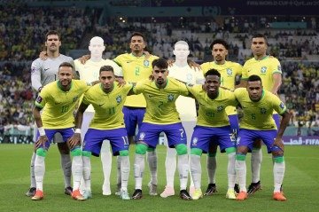 O legado de Tite: dos 11 titulares na estreia contra a Sérvia na Copa de 2022, nove vão se apresentar ao técnico Carlo Ancelotti nesta quarta-feira, na Granja Comary, em Teresópolis. Apenas Richarlison e Thiago Silva não foram convocados pelo italiano -  (crédito: Seleção2)