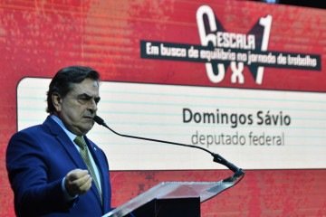 'A gente vê escancaradamente um crime eleitoral, um abuso de poder político e institucional', disse o parlamentar - (crédito: Ed Alves/CB/DA.Press) 'A gente vê escancaradamente um crime eleitoral, um abuso de poder político e institucional', disse o parlamentar - (crédito: Ed Alves/CB/DA.Press)