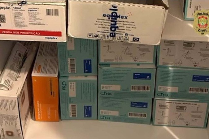 Os investigadores interceptaram uma encomenda suspeita