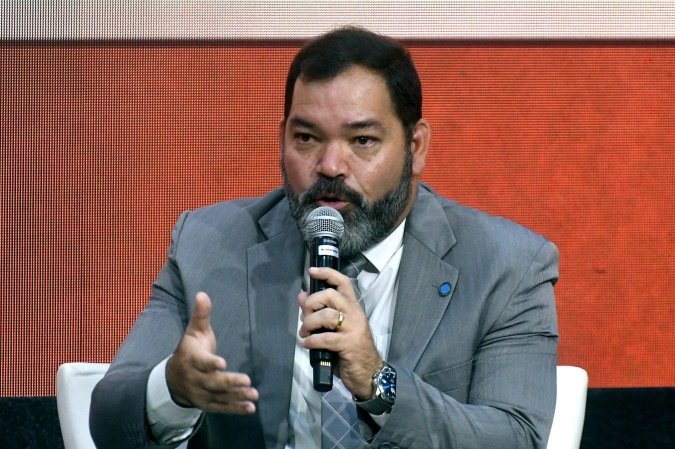 "A história se repete", diz professor de direito sobre redução da jornada 6x1