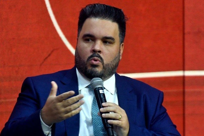 Fim da escala 6x1 deve gerar aumento da informalidade, diz executivo da CNT