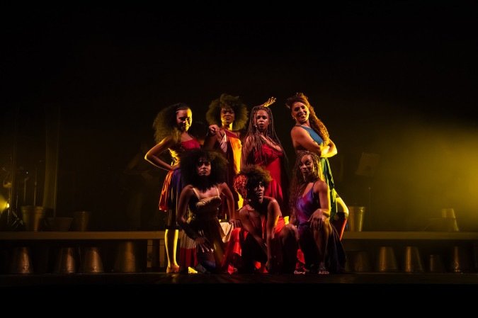 Elza
Direção: Duda Maia. Com Janamô, Josy.Anne, Júlia Sanchez, Julia Tizumba, Sara Chaves, Sara Hana e Naruna Costa. Hoje, às 20h, amanhã, às 16h e às 20h, e domingo, às 19h, na Caixa Cultural (SBS Q. 4, Lotes ¾). Ingressos: R$ 30 e R$ 15 (meia), na bilheteriacultural.com.br. Não recomendado para menores de 14 anos.
