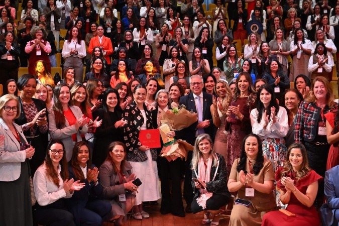 Em conferência da OAB, Carmén Lúcia  defendeu paridade de gênero e afirmou que a violência contra mulheres ameaça a democracia