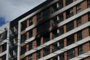 Fumaça se espalhou para outras unidades do edifício -  (crédito: Ed Alves/CB)