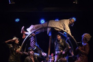 ‘Esgoto - O cheiro que sobe do ralo’ estará em cartaz nos dias 30 e 31 de maio, no Teatro dos Bancários -  (crédito: Maíra Malhadas/Divulgação)