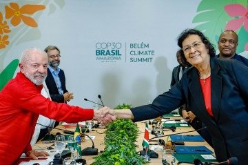 Os países, no encontro que será realizado no Palácio do Planalto, vão assinar um memorando de entendimento para a realização de operações militares espelhadas na faixa de fronteira -  (crédito: Ricardo Stuckert/PR)