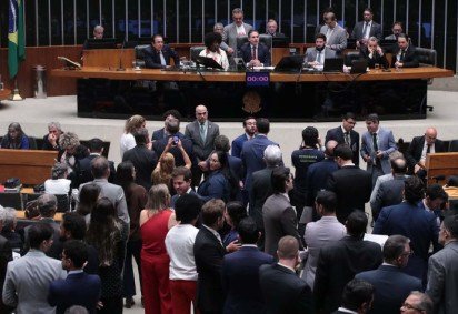 Proposta recebeu 472 votos a favor e 22 contra em primeiro turno -  (crédito: Bruno Spada/Câmara dos Deputados) -Proposta recebeu 472 votos a favor e 22 contra em primeiro turno -  (crédito: Bruno Spada/Câmara dos Deputados)