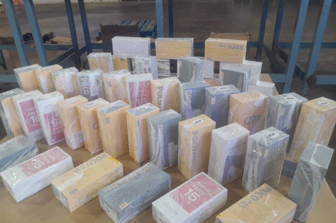 A ação resultou em uma base de cálculo de R$ 4.502.804,67, valor correspondente às mercadorias fiscalizadas, e na constituição de crédito tributário de R$ 1.137.470,56, referentes a impostos e multas.
- (crédito: Foto: Divulgação/Seec-DF) A ação resultou em uma base de cálculo de R$ 4.502.804,67, valor correspondente às mercadorias fiscalizadas, e na constituição de crédito tributário de R$ 1.137.470,56, referentes a impostos e multas.
- (crédito: Foto: Divulgação/Seec-DF)