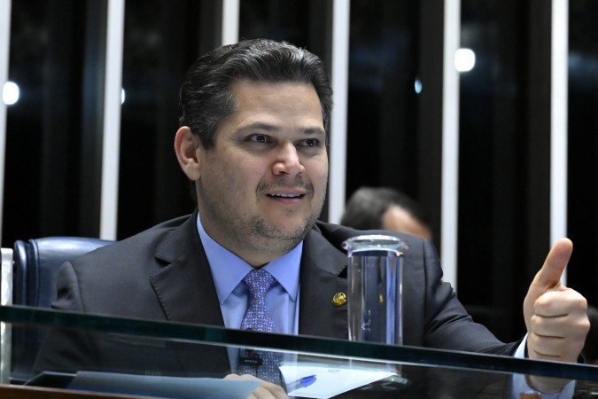 Davi Alcolumbre encaminhou à Comissão de Constituição e Justiça (CCJ) a proposta da oposição que cria um regime flexível de jornada - (crédito: Waldemir Barreto/Agência Senado) Davi Alcolumbre encaminhou à Comissão de Constituição e Justiça (CCJ) a proposta da oposição que cria um regime flexível de jornada - (crédito: Waldemir Barreto/Agência Senado)