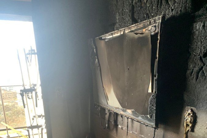 Incêndio em edifício residencial em Águas Claras deixa danos - (crédito: Imagens cedidas ao Correio) Incêndio em edifício residencial em Águas Claras deixa danos - (crédito: Imagens cedidas ao Correio)
