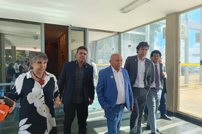 Deputados do PT se reúnem com ministro da Fazenda para tratar do Banco de Brasília (BRB) - (crédito: Ana Carolina Alves) Deputados do PT se reúnem com ministro da Fazenda para tratar do Banco de Brasília (BRB) - (crédito: Ana Carolina Alves)
