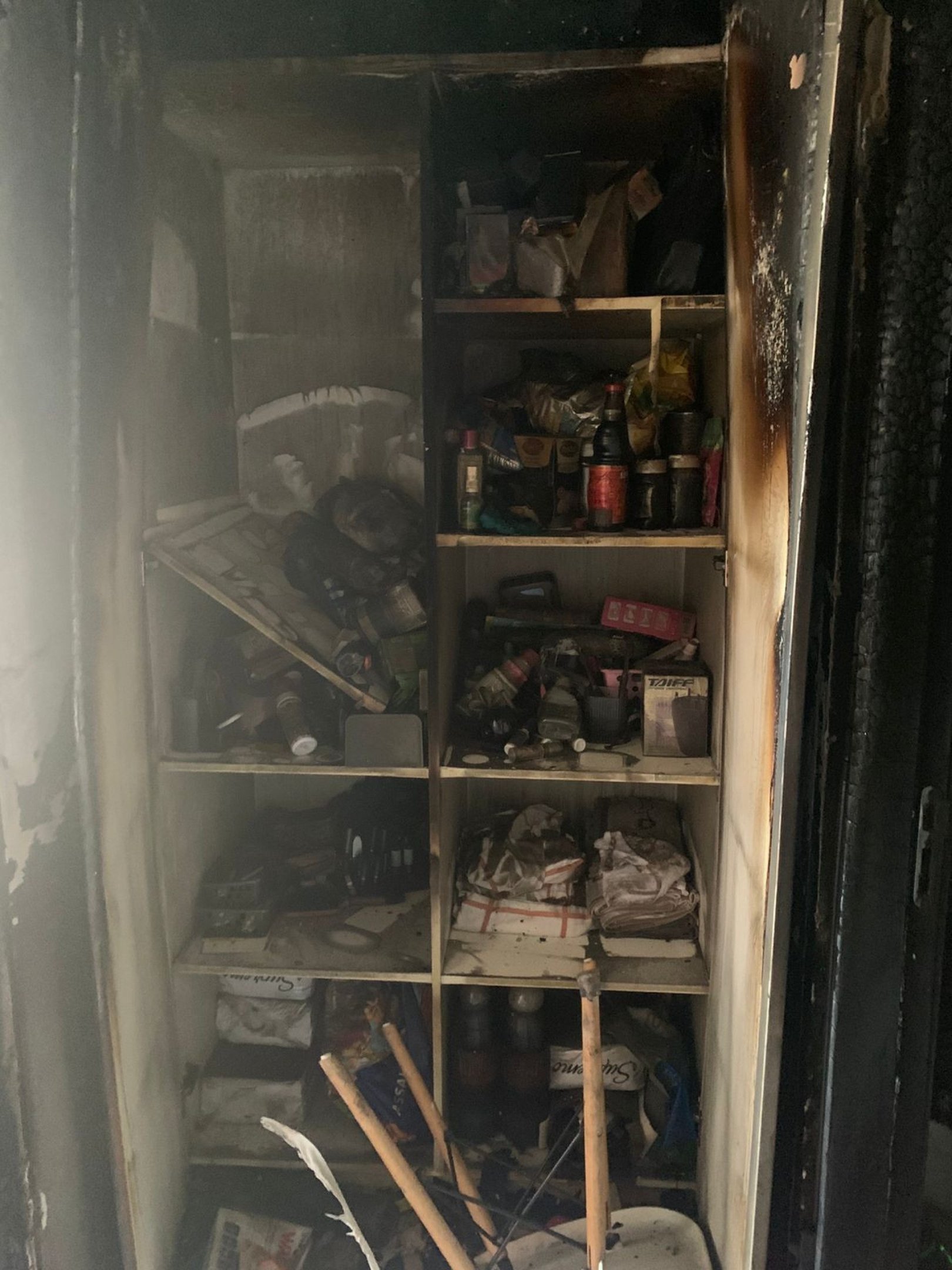 Inc&ecirc;ndio em edif&iacute;cio residencial em &Aacute;guas Claras deixa danos
