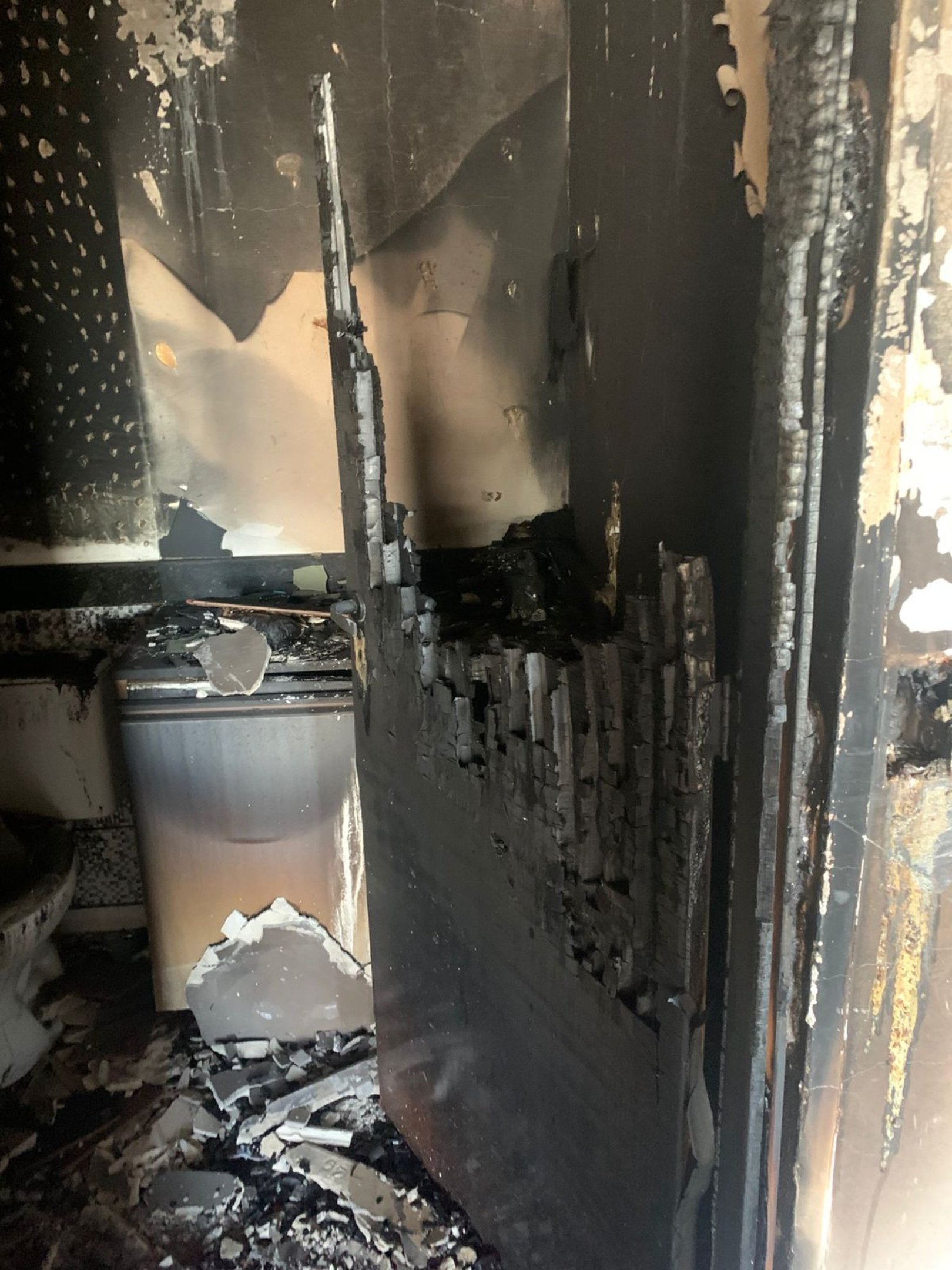 Inc&ecirc;ndio em edif&iacute;cio residencial em &Aacute;guas Claras deixa danos