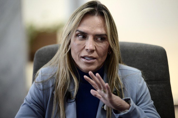 Em publicação nas redes sociais, ela informou ter sido diagnosticada com pneumotórax e que passaria por um procedimento para retirar o ar acumulado na região torácica - (crédito: Minervino Junior CB/DA Press. ) Em publicação nas redes sociais, ela informou ter sido diagnosticada com pneumotórax e que passaria por um procedimento para retirar o ar acumulado na região torácica - (crédito: Minervino Junior CB/DA Press. )