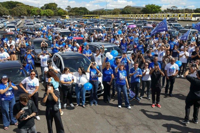 Servidores e acionistas fizeram carreata em defesa do BRB no DF - (crédito: Paulo H Carvalho/Agência Brasília/Divulgação) Servidores e acionistas fizeram carreata em defesa do BRB no DF - (crédito: Paulo H Carvalho/Agência Brasília/Divulgação)