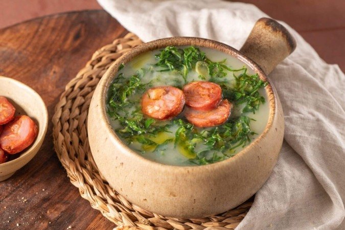 Caldo verde tradicional (Imagem: AnaMarques | Shutterstock)
- (crédito: EdiCase) Caldo verde tradicional (Imagem: AnaMarques | Shutterstock)
- (crédito: EdiCase)