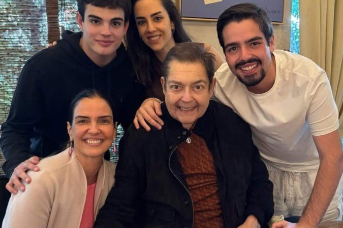 Faustão tem alta adiada e verdadeiro motivo vem à tona - (crédito: Instagram) Faustão tem alta adiada e verdadeiro motivo vem à tona - (crédito: Instagram)
