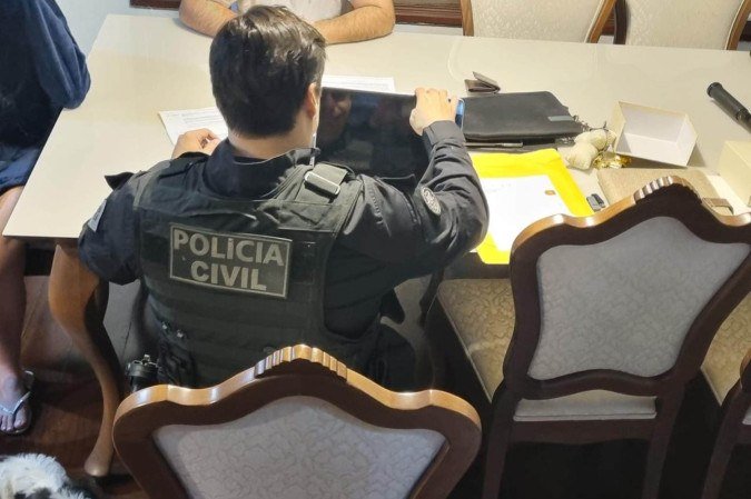 A Polícia Civil do Distrito Federal deflagrou, na manhã desta quinta-feira (28/5), a operação Crédito Corrompido - (crédito: Divulgação/Polícia Civil do DF) A Polícia Civil do Distrito Federal deflagrou, na manhã desta quinta-feira (28/5), a operação Crédito Corrompido - (crédito: Divulgação/Polícia Civil do DF)