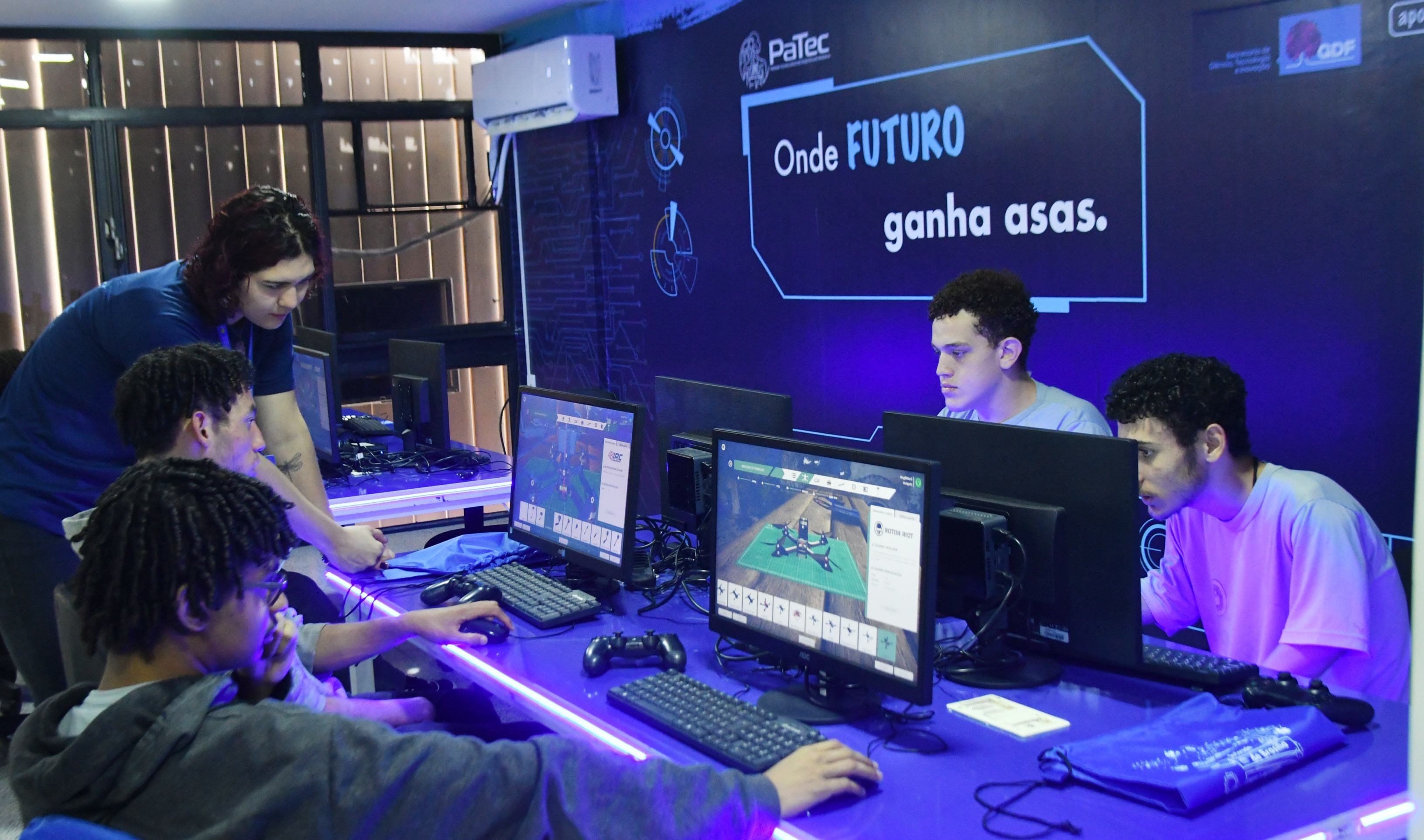 Projeto Parque Tecnol&oacute;gico de Rob&oacute;tica de Bras&iacute;lia (PaTec)  atende a alunos da Estrutural 