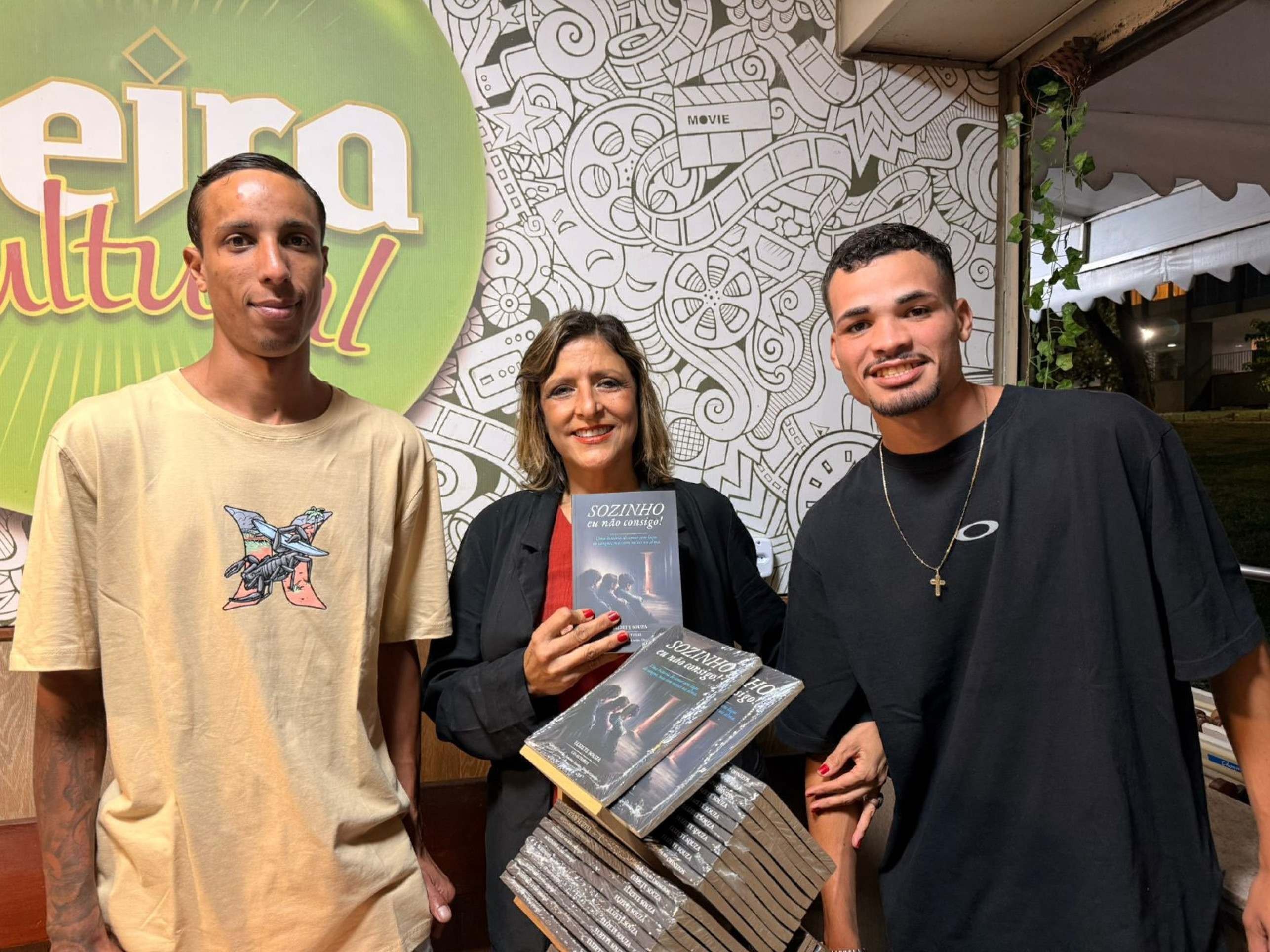 Livro destaca desafios emocionais de jovens que cresceram em abrigos