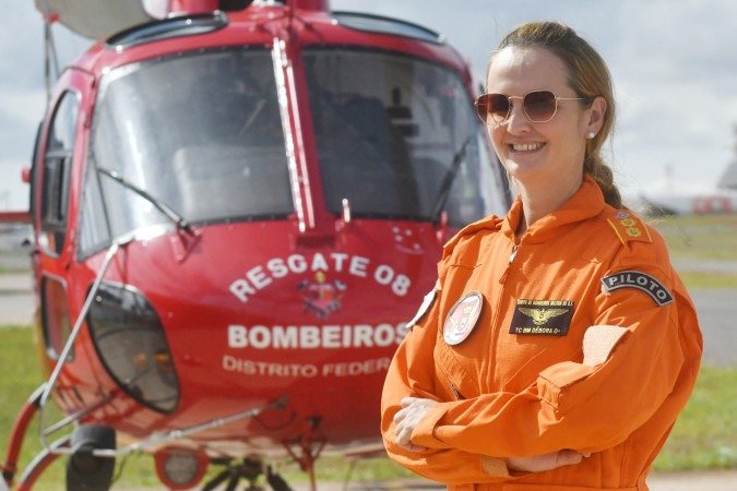  A tenente-coronel Débora Gontijo encontrou no serviço aéreo a chance de se aproximar do salvamento