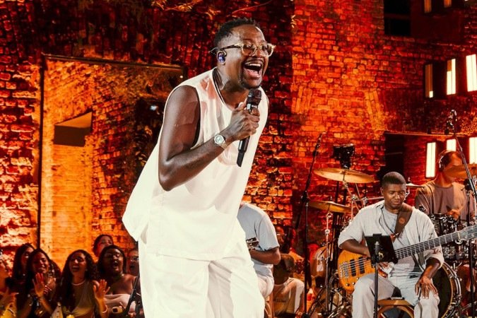 Mumuzinho lança audiovisual surpresa no Rio e aposta na força do pagode afetivo em Mumuzinho lança audiovisual surpresa no Rio e aposta na força do pagode afetivo em