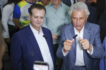 Para Kassab (E), embora os partidos do Centrão tenham declarado neutralidade, na prática eles apoiam a reeleição do presidente Lula - (crédito: Estadão Conteúdo) Para Kassab (E), embora os partidos do Centrão tenham declarado neutralidade, na prática eles apoiam a reeleição do presidente Lula - (crédito: Estadão Conteúdo)