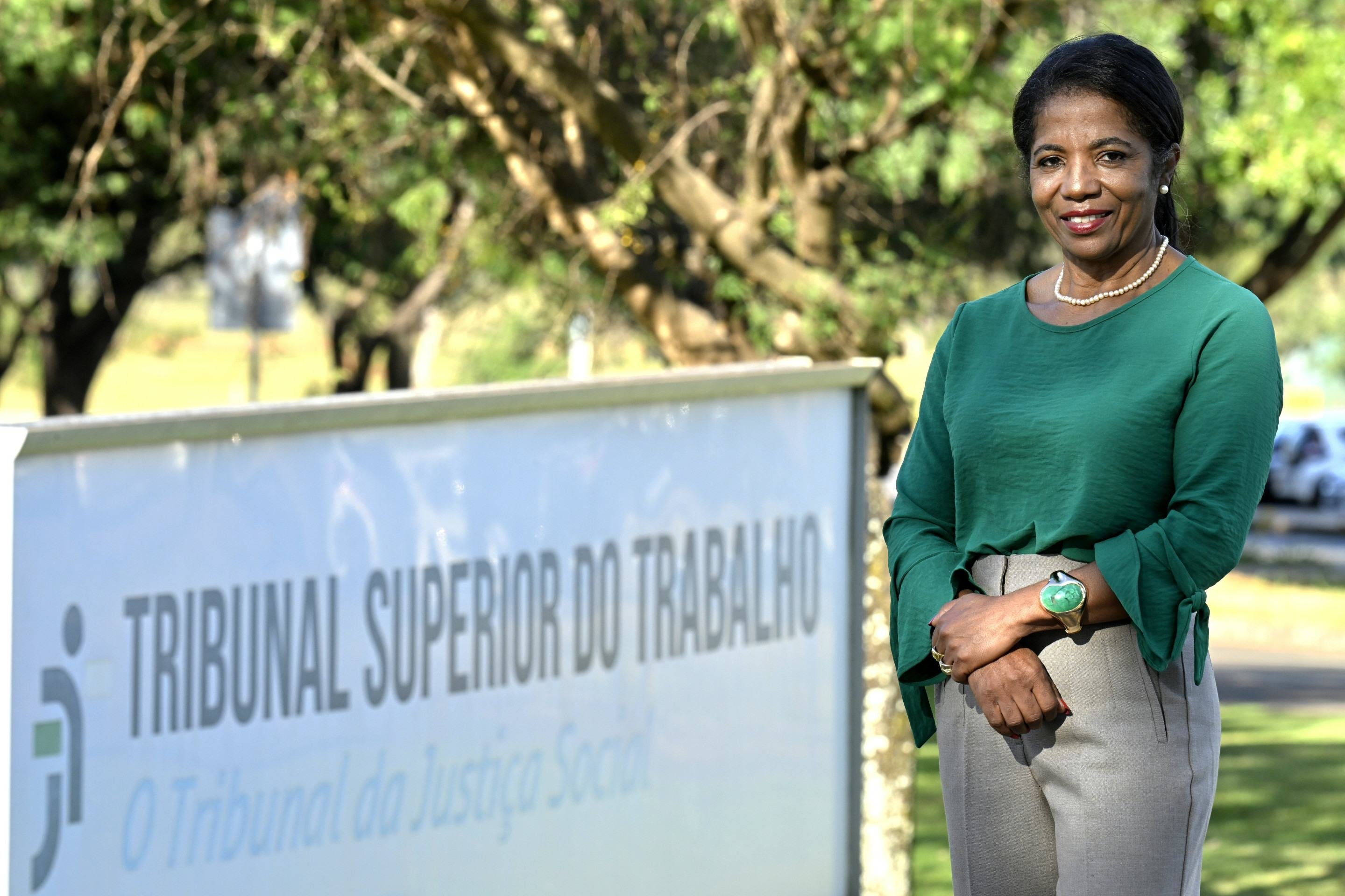 Quem é Adenir Carruesco, a desembargadora que concorreu à lista tríplice do TST