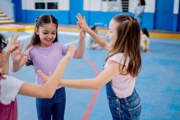 As escolas devem ter como objetivo 60 minutos de exercícios todos os dias, segundo estudos -  (crédito: Getty Images)