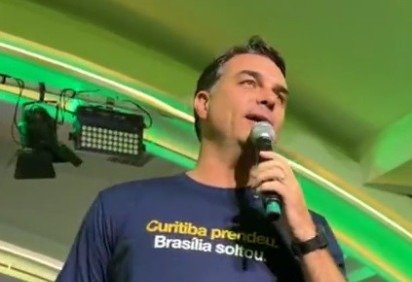 Flávio tenta atrelar a Lula a crise enfrentada atualmente na Suprema Corte -  (crédito: Instagram pessoal) -Flávio tenta atrelar a Lula a crise enfrentada atualmente na Suprema Corte -  (crédito: Instagram pessoal)