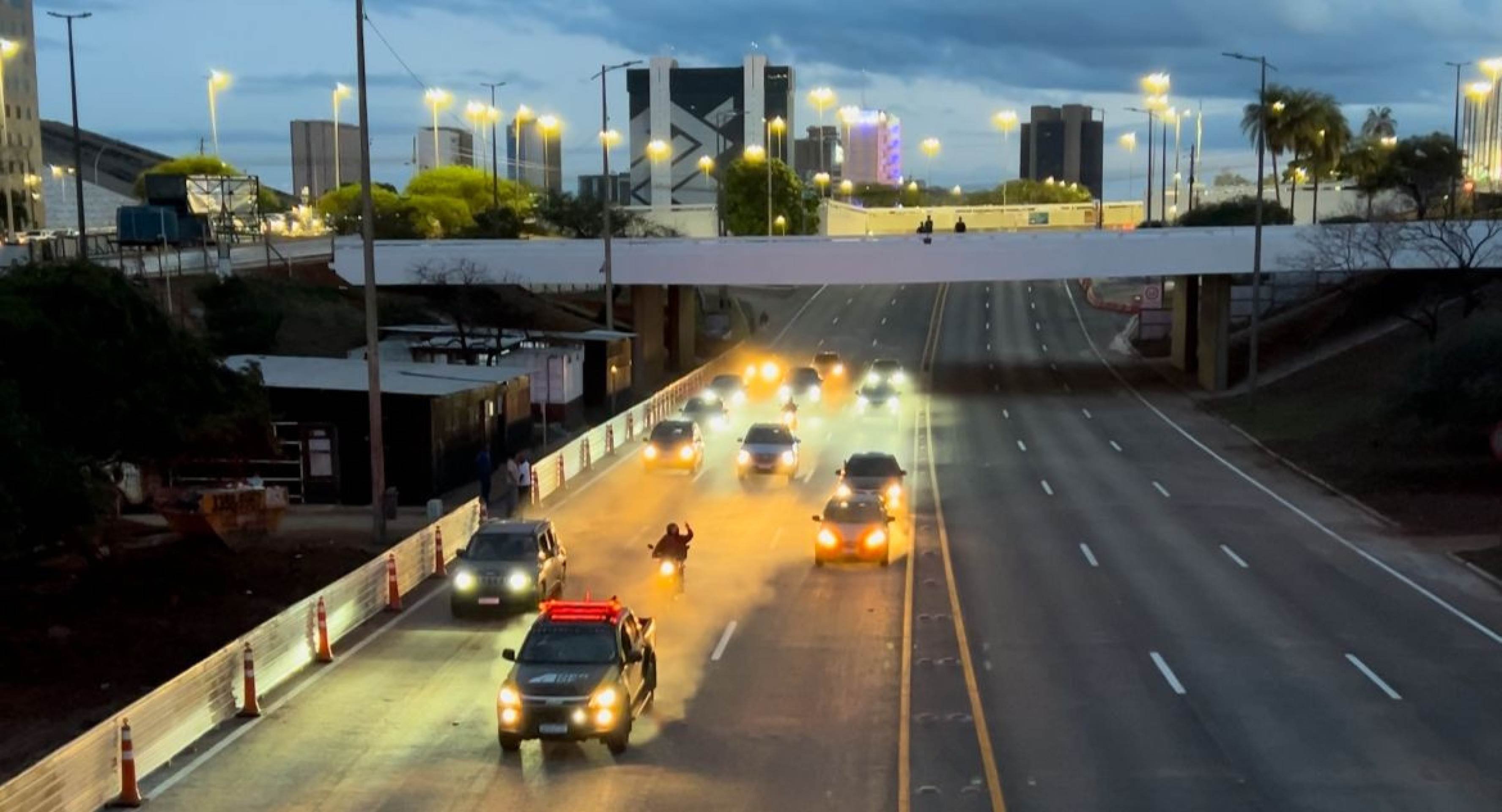 Faixas sob viadutos do Eixão Norte são reabertas após quase um ano