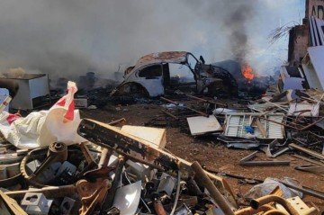 Apesar da proporção alcançada pelas chamas, o incêndio não fez vítimas  -  (crédito: Divulgação/CBMGO)
