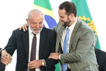 O jantar de hoje (31/8) à noite, no Alvorada, contará com as presenças de Alckmin e Dario Durigan (foto) - (crédito: Marcelo Camargo/Agência Brasil) O jantar de hoje (31/8) à noite, no Alvorada, contará com as presenças de Alckmin e Dario Durigan (foto) - (crédito: Marcelo Camargo/Agência Brasil)