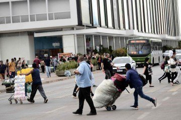 No primeiro semestre, o volume de serviços acumulou alta de 2,0% - (crédito: Minervino Júnior/CB/D.A.Press) No primeiro semestre, o volume de serviços acumulou alta de 2,0% - (crédito: Minervino Júnior/CB/D.A.Press)