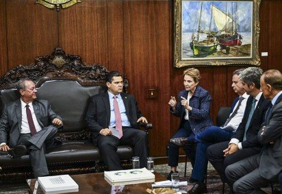 Representantes patronais estiveram com Alcolumbre para pedir mais debate sobre a redução da jornada -  (crédito: Pedro Gontijo/Agência Senado) -Representantes patronais estiveram com Alcolumbre para pedir mais debate sobre a redução da jornada -  (crédito: Pedro Gontijo/Agência Senado)
