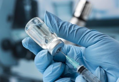 A nova medicação foi desenvolvida para ser aplicada pela via intramuscular e utiliza moléculas de mRNA em sua composição  -  (crédito: Imagem de Freepik) -A nova medicação foi desenvolvida para ser aplicada pela via intramuscular e utiliza moléculas de mRNA em sua composição  -  (crédito: Imagem de Freepik)