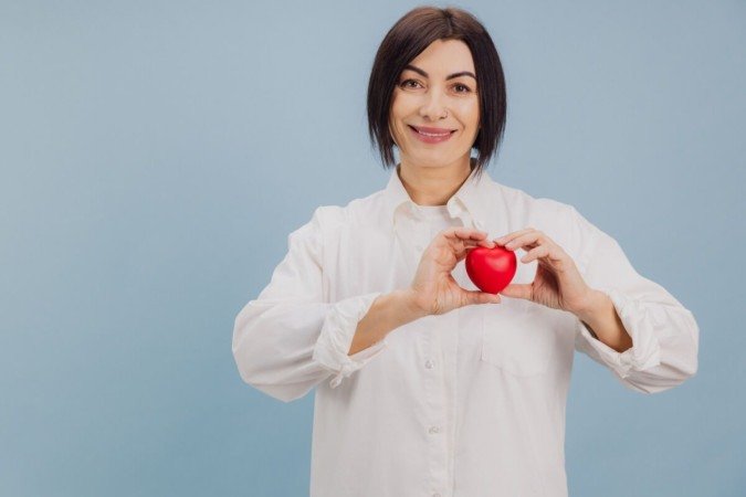 Baixas temperaturas aumentam a pressão arterial e exigem mais esforço do coração (Imagem: Anatoliy Cherkas | Shutterstock) - (crédito: EdiCase) Baixas temperaturas aumentam a pressão arterial e exigem mais esforço do coração (Imagem: Anatoliy Cherkas | Shutterstock) - (crédito: EdiCase)