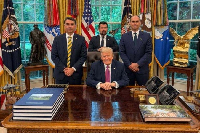 Dois dias após a reunião, em 28 de maio, o secretário de Estado dos Estados Unidos, Marco Rubio, anunciou a classificação das duas facções criminosas brasileiras como organizações terroristas - (crédito: Divulgação) Dois dias após a reunião, em 28 de maio, o secretário de Estado dos Estados Unidos, Marco Rubio, anunciou a classificação das duas facções criminosas brasileiras como organizações terroristas - (crédito: Divulgação)