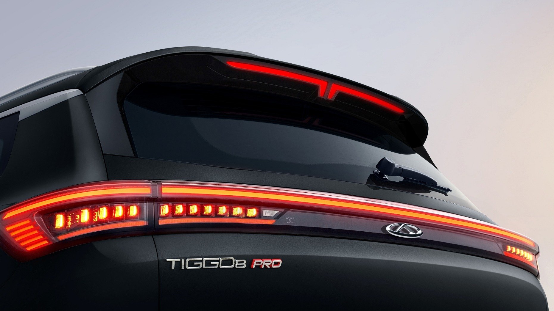 O design sofisticado da traseira do Tiggo 8 PRO, um dos destaques da nova linha híbrida plug-in da CAOA Chery - (crédito: Anderson Cavalcante/Divulgação) O design sofisticado da traseira do Tiggo 8 PRO, um dos destaques da nova linha híbrida plug-in da CAOA Chery - (crédito: Anderson Cavalcante/Divulgação)